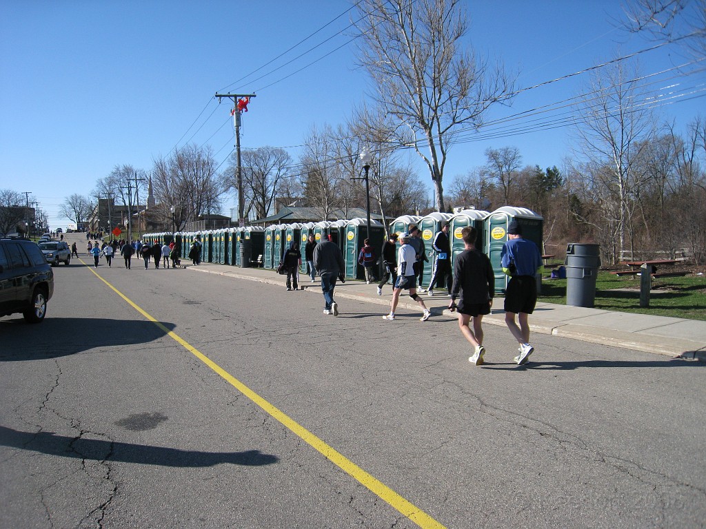 Martian Marathon 2009 007.jpg - The 2009 Martian Marathon in Dearborn MI. I ran the half marathon with a 2:05:26 time. Pace 9:35. 31 out of 58 in age group and 1053 out of 1762 overall.
